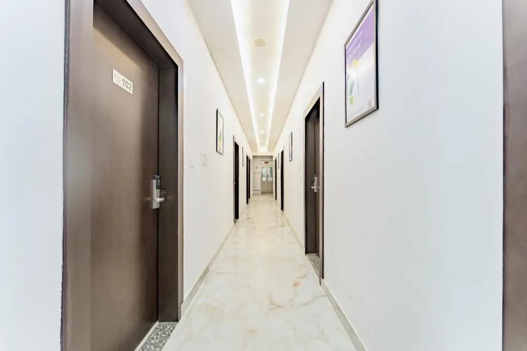 Advantage Inn Suite Corridor and Lobby